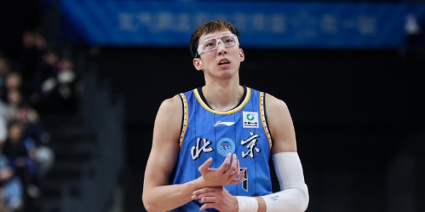 开云体育下载-锁定季后赛！北京狂轰22-0逆转同曦 陈盈骏26+10郭昊文30分
