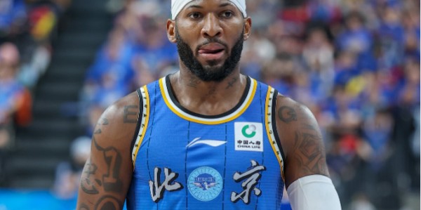 开云体育下载-锁定季后赛！北京狂轰22-0逆转同曦 陈盈骏26+10郭昊文30分