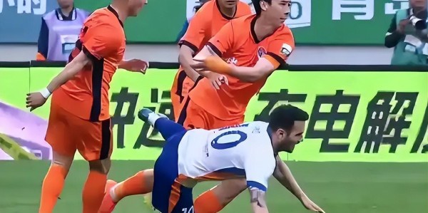 开云体育官网-随着重庆铜梁龙1-1，申花3-0，中超最新排名出炉！山东1-4惨败